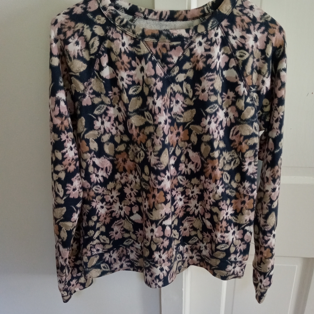 NEW PETITE NAVY FLORAL SWEATSHIRT   PS